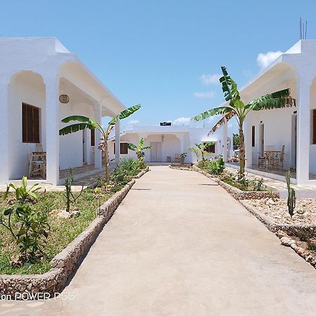 Red Land House Bed & Breakfast Watamu Exterior photo