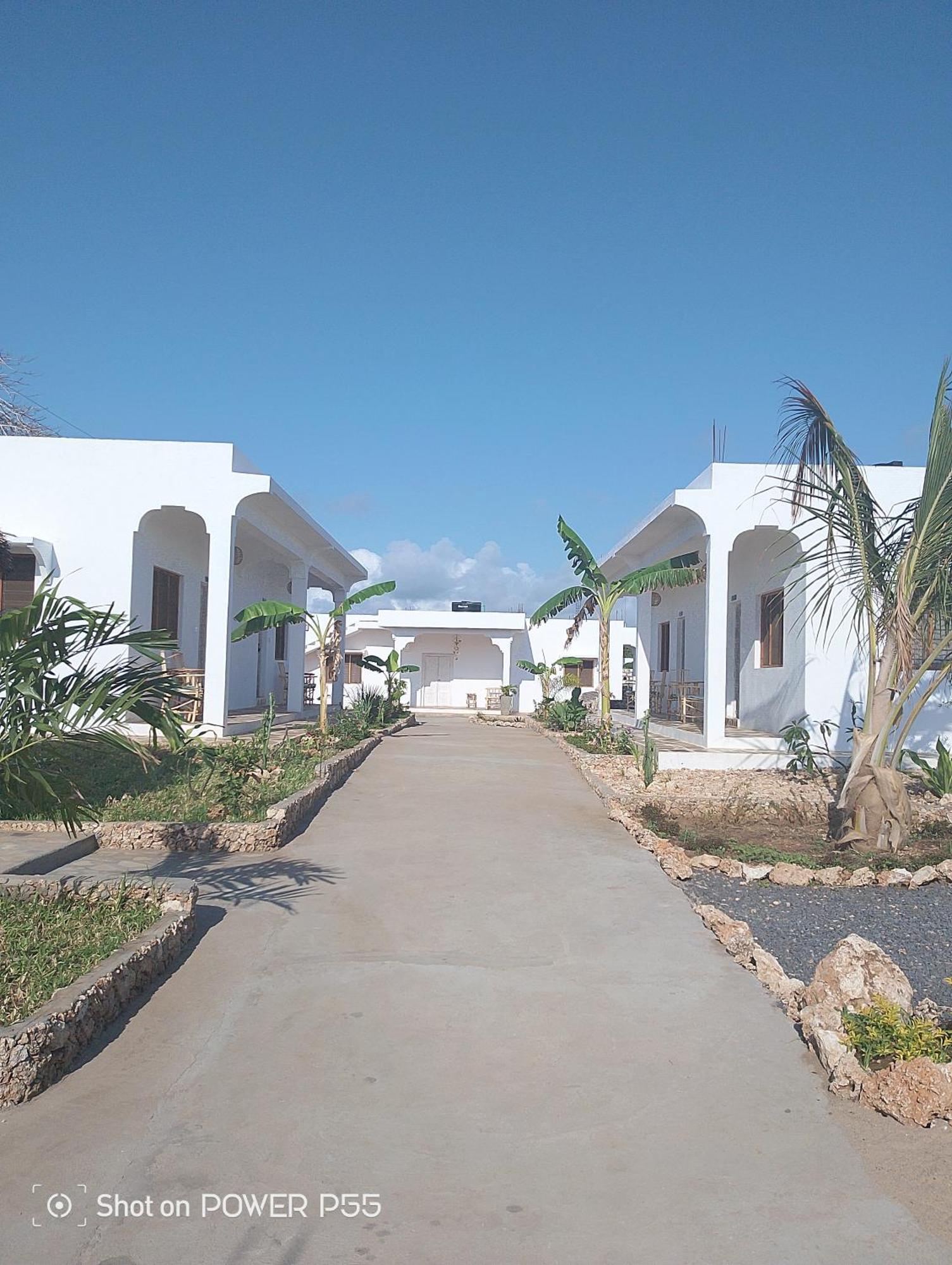 Red Land House Bed & Breakfast Watamu Exterior photo