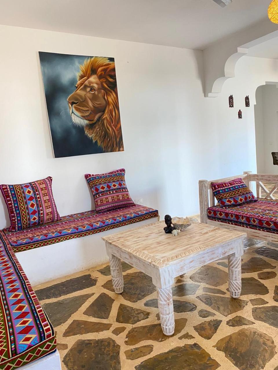 Red Land House Bed & Breakfast Watamu Exterior photo